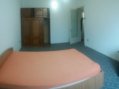 Apartament 3 camere de inchiriat