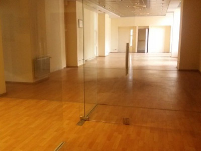 Spatiu multifunctional -sens giratoriu