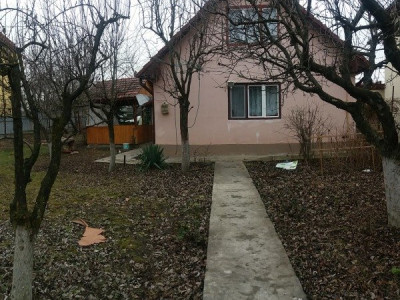 Casa cu curte proprie zona sigma