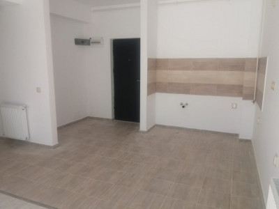 Spatiu comercial zona primariei