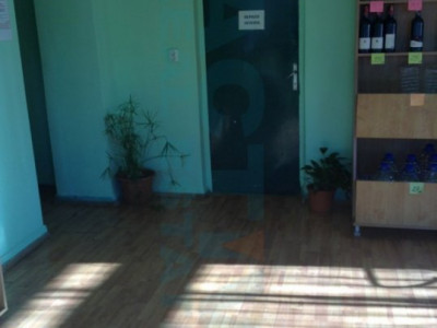 Spatiu comercial cu 2 intrari