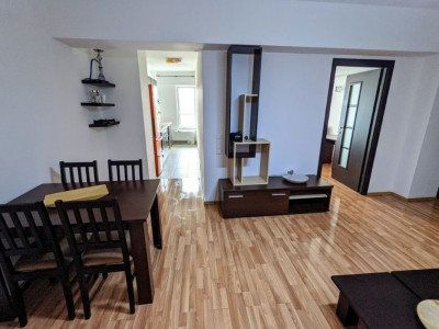 Apartament de inchiriat, zona Plopilor 