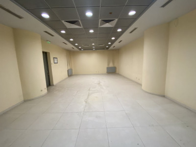 Spatiu depozitare -sens giratoriu
