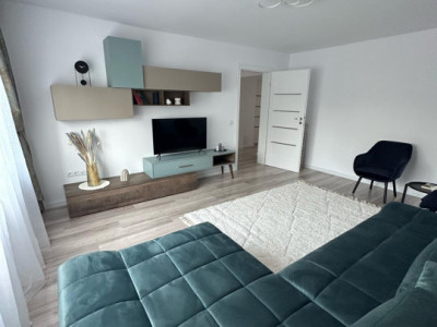 Apartament cu 3 camere || Zona Plopilor