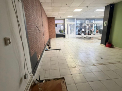 Spațiu comercial cu vad || Între Lacuri/Dunarii