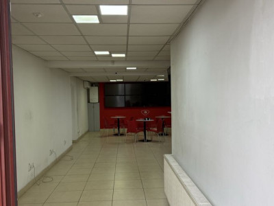 Spatiu comercial zona Petrom