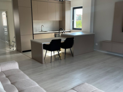 Apartament cu 3 camere || Zorilor